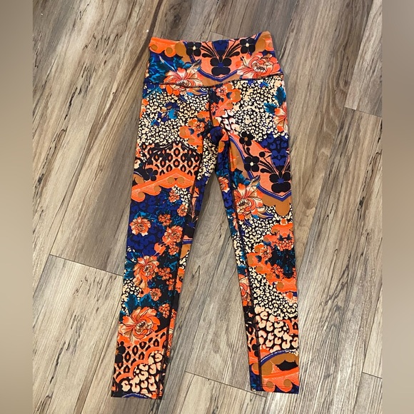 Free People Movement high rise 7/8 length floral bright colorful leggings - Picture 4 of 9